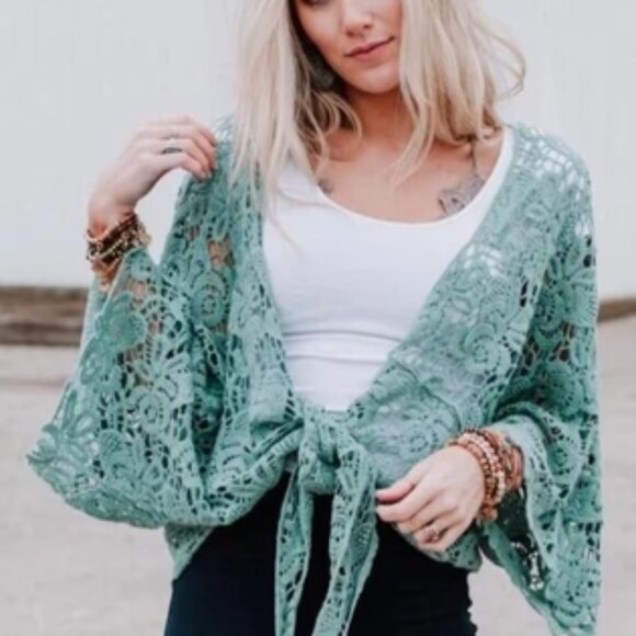CROCHET PETAL KIMONO WRAP - BNWT - ONE SIZE - MINT - Picture 3 of 3